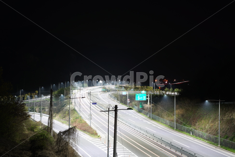 가로등,차도,밤도로,시골도로,길,교통,교통수단,traffic,transportation