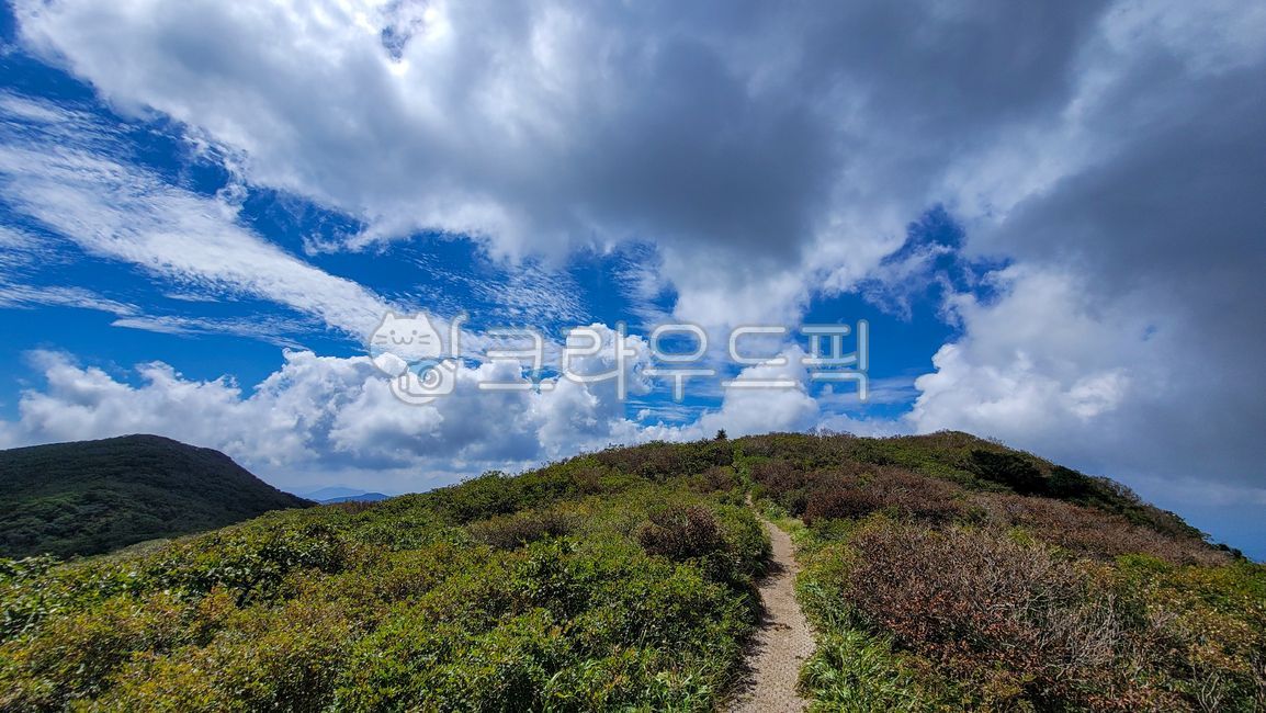 sky,cloud,blue sky,nature,hiking trail,Deogyusan Mountain,Deogyupyeongjeon