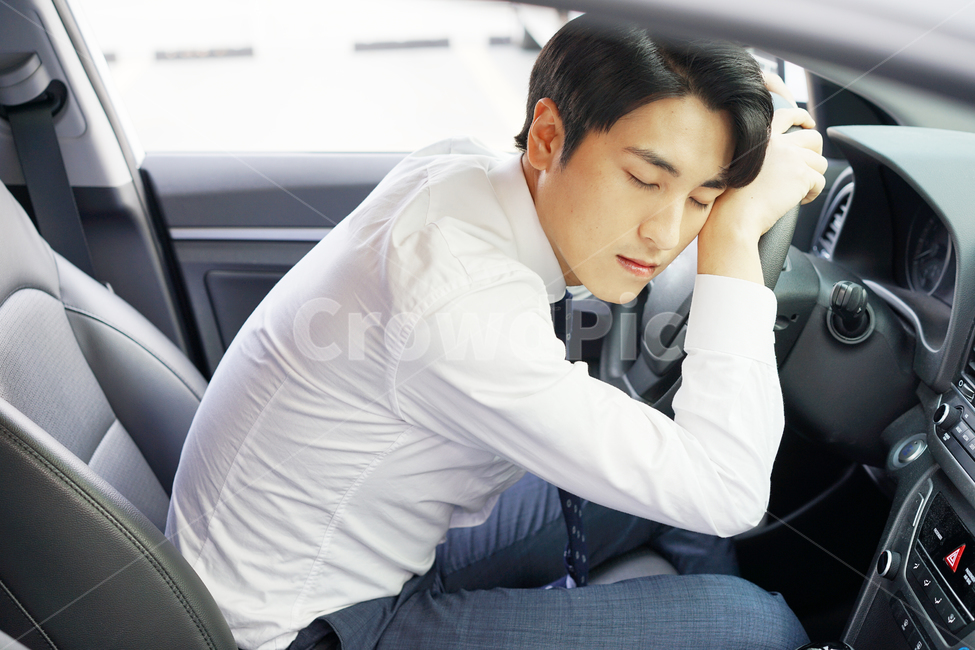 운전,차,차량,자동차,남자,남성,사람,직장인,출근,졸림,졸음운전,피곤,휴식,졸음쉼터,운전자,사람,인물,인간,human,person,남성,남자,man,male,교통,교통수단,traffic,transportation,비즈니스,사업,business,service,work