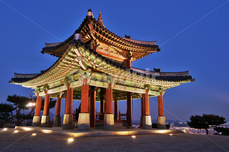 서노대,화성장대,수원화성,화성,유네스코세계문화유산,수원,장대석,모임지붕,지휘소,조선시대,고건축,야경,밤,풍경,nightscape,night,landscape,한국전통,한국문화,korean traditional,korean culture,건축물,건물외관,exterior,building,structure,architecture,construction,건물