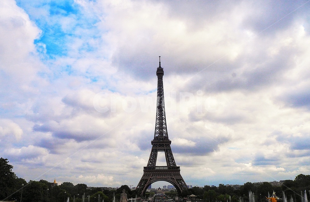 해외,유럽,프랑스,파리,에펠탑,구름,풍경,euro,france,paris,랜드마크,landmark,tourist attraction,해외,외국,세계,foreign,oversea,world,세계랜드마크,해외랜드마크,외국랜드마크,world landmark,world tourist attraction,건축물,건물외관,exterior,building,structure,architecture,construction,tower,탑,건물,spire,첨탑,steeple,뾰족한 탑