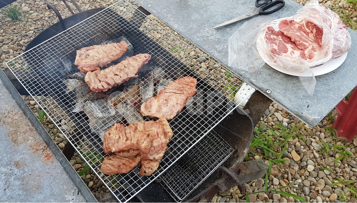 바베큐,캠핑,고기,숯불,삼겹살,음식사진,먹스타그램,오늘의메뉴,맛집,맛집추천,음식기록,일상기록,푸드스타그램,음식스타그램,미식,한끼식사,외식메뉴,집밥,요리사진,플레이팅,푸짐한한상,맛있는한끼,식사시간,맛집투어,먹방,식단관리,야식,점심메뉴,저녁메뉴,간식타임,푸드사진,일상공유,음식취향,한식양식,음식,식재료,요리,food,cook,meal,dishes,food reserves,육류,고기,meat