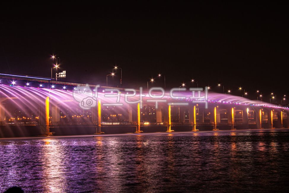 반포대교,분수,한강시민공원,서울,한국,한강,빛,관광지,컬러,조명,light,fountain,다리,bridge,교각