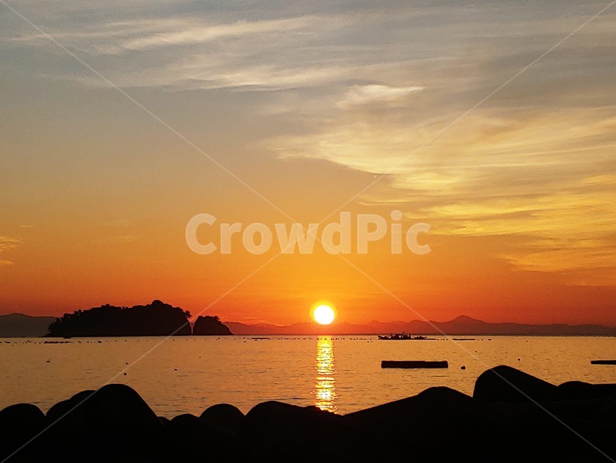 일출,붉은하늘,nature,새벽,sky,자연,풍경,nature,landscape,outdoors,옥외,sunlight,햇빛,dusk,황혼,sunset,일몰,하늘,dawn,red sky,붉은 하늘