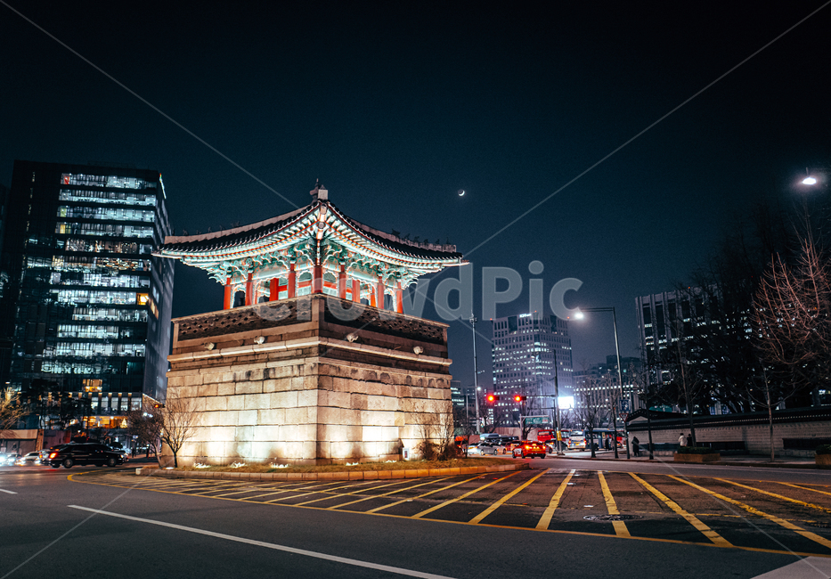 한국,광화문,전통건물,야경,서울야경,도로,문화제,건축,건축물,건물,야경,밤,풍경,nightscape,night,landscape,도시,city,한국도시풍경,한국도시경관,korea cityscape