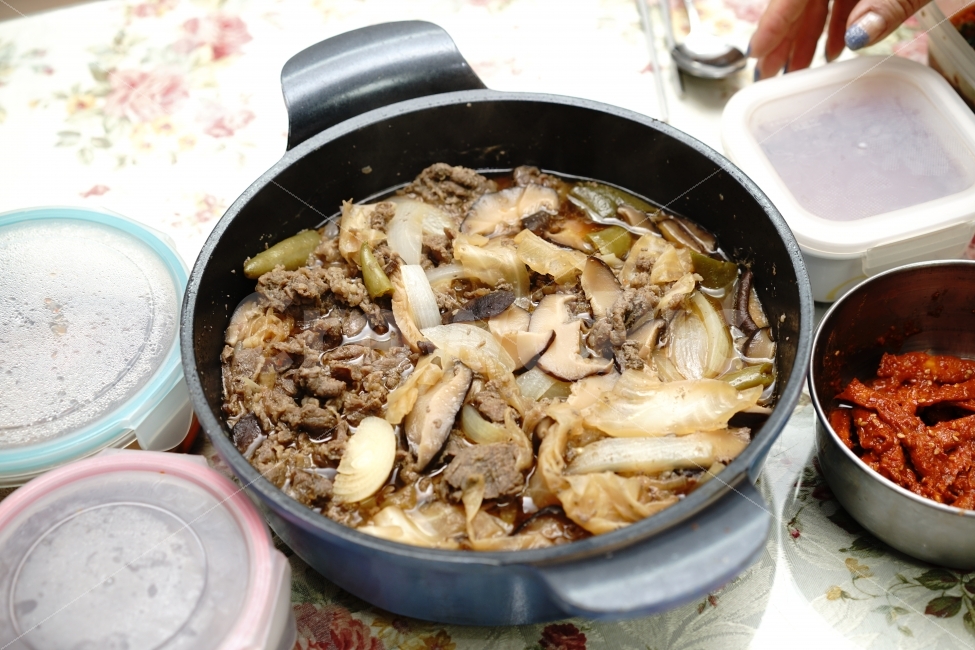 	집밥,불고기,고기,먹방,엄마,엄마솜씨,식사,저녁밥,저녁메뉴,저녁,우리집밥,식탁,안주,술안주,꼬기,음식,식재료,요리,food,cook,meal,dishes,food reserves,육류,고기,meat,한식,한국음식,한국요리,korean food,korean dishes,korean meal,korean cook