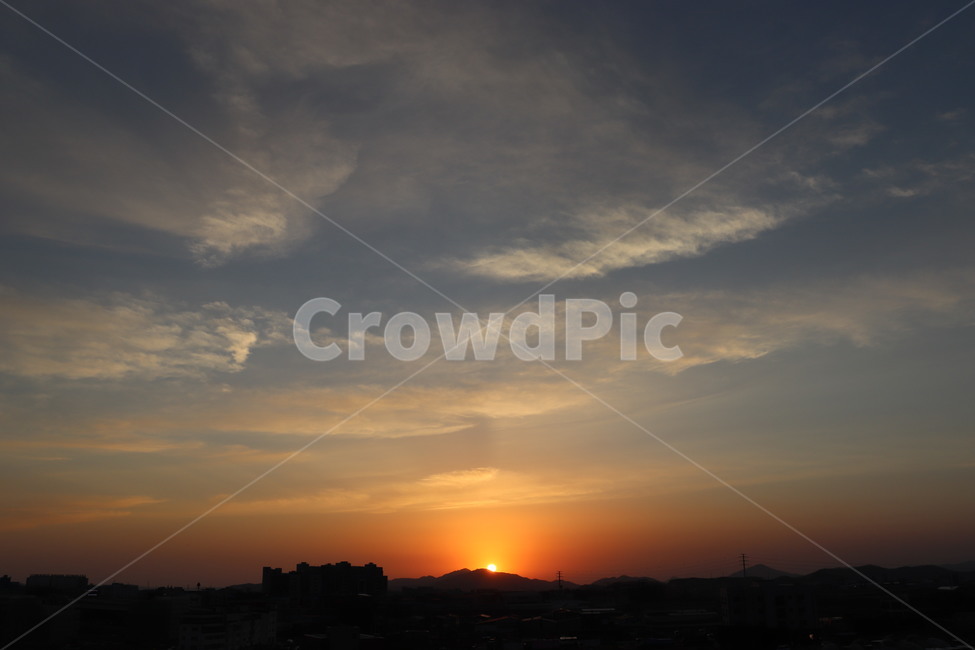 노을,물결,구름,해,해질녘,자연,풍경,nature,landscape,outdoors,옥외,dusk,황혼,sunset,일몰,dawn,새벽,sky,하늘,red sky,붉은 하늘,sunlight,햇빛
