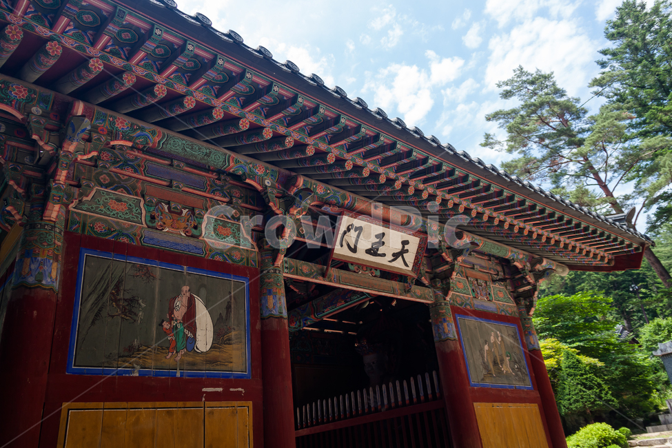 월정사,불교,절,오대산,종교,하늘,한국전통,한국문화,korean traditional,korean culture,건축물,건물외관,exterior,building,structure,architecture,construction