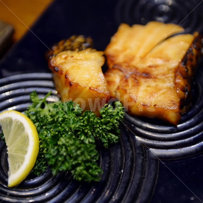 음식,메로구이,메로,회,생선,기호식품,식품,일식,food,fish,음식,식재료,요리,food,cook,meal,dishes,food reserves,수산물,해산물,fishery products,seafood,일식,일본음식,일본요리,Japanese food,Japanese dishes,Japanese meal,Japanese cook