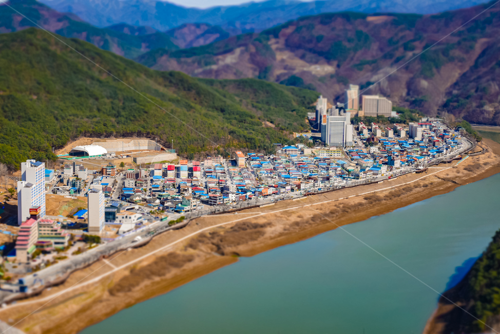 미니어쳐,마을,자연,배경,한국자연풍경,풍경,nature,나무,산,tree,mountain,outdoors,옥외,곶,강,river,경치,landscape,miniature,village
