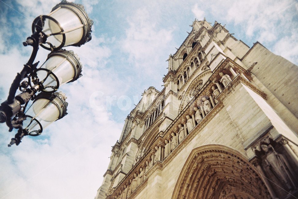 프랑스,파리,노트르담성당,성당,가로등,france,notredame,paris,cathedral,노트르담,필름카메라,필름사진,건물,유럽,건축물,하늘,대성당,시테섬