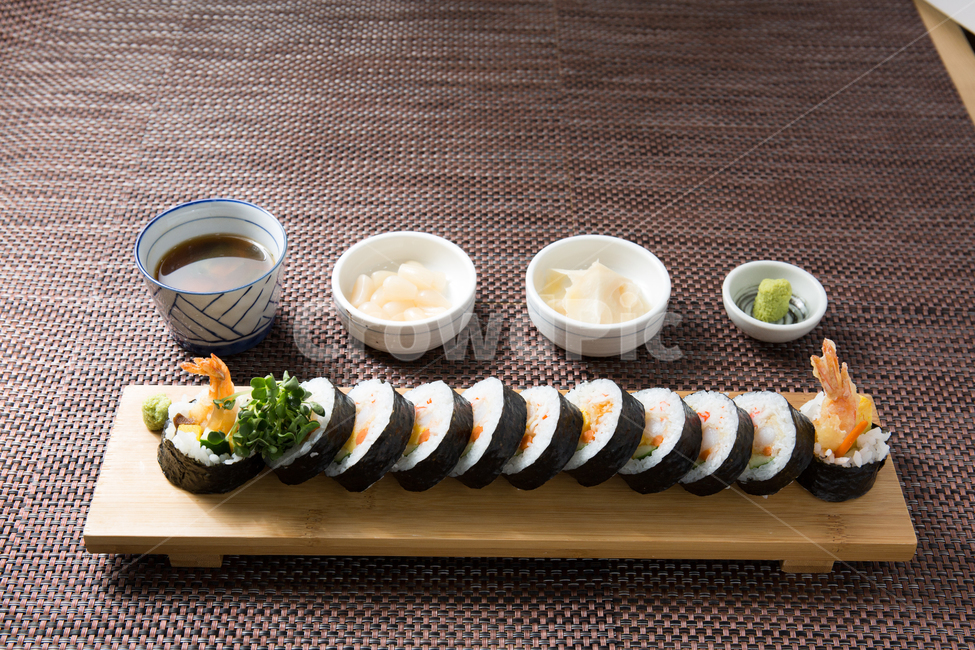 요리,음식,일식,마키,롤,김밥,음식,식재료,요리,food,cook,meal,dishes,food reserves,일식,일본음식,일본요리,Japanese food,Japanese dishes,Japanese meal,Japanese cook