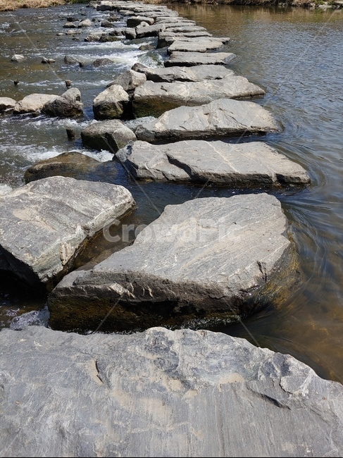 봄,소풍,여유,힐링,산책,햇살,징검다리,하천,물,시원함,자연,풍경,nature,landscape,slate,슬레이트,flagstone,판석