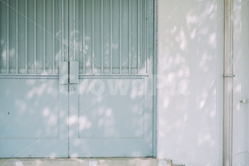 문,하늘색,그림자,빛,감성사진,건축물,건물외관,exterior,building,structure,architecture,construction,감성,sensible,feeling