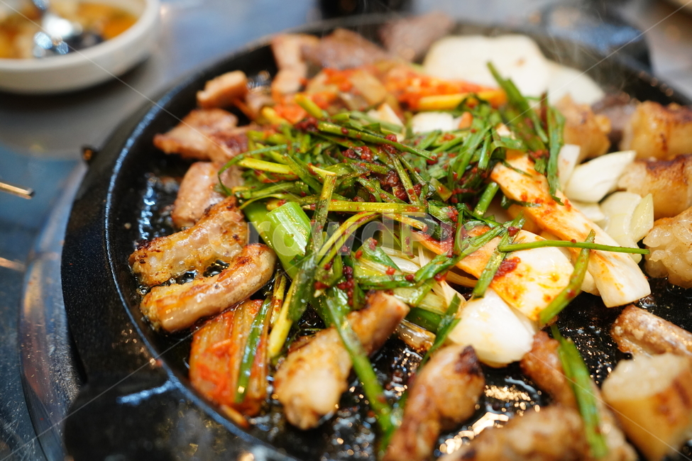 술안주,막창,곱창,염통,대창,소,육식,육류,먹방,음식,부추,안주,불판,술자리,모임,푸드,음식,식재료,요리,food,cook,meal,dishes,food reserves,육류,고기,meat