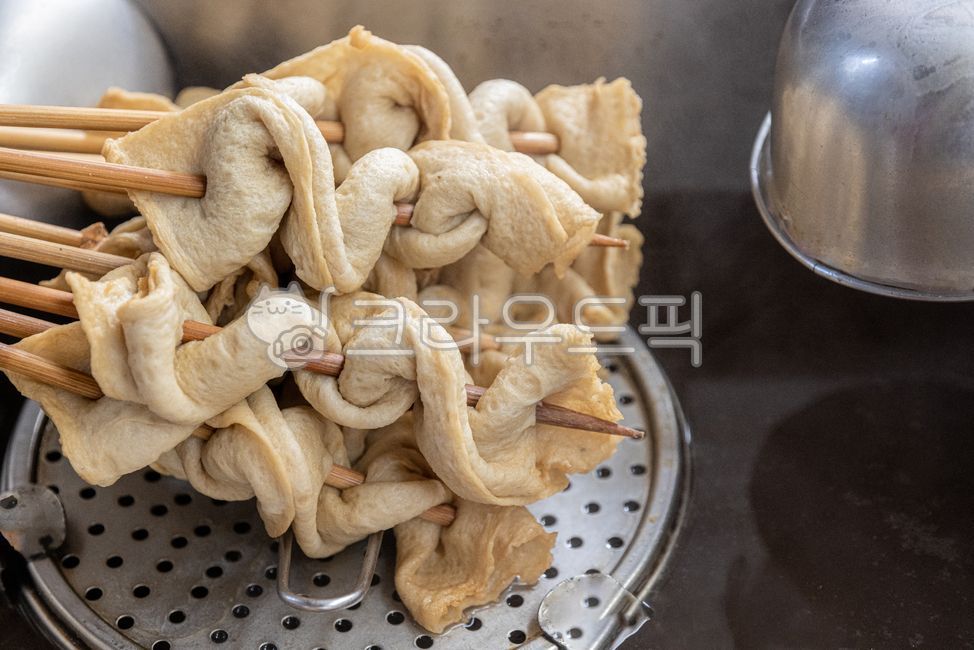 fried food,snack,Fish cake,snack shop,Odeng pot,market food,Odeng Skewers,Oden cold,convenience food,Fish cake soup,vegetable,food,vegetable tempura,meal,warm soup,fish cake,friedfood,oden pot,street snack,Squiggly