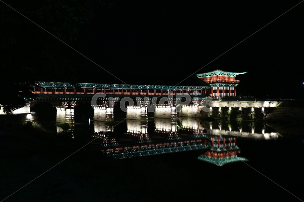 월정교,야경,경주,한옥,한국전통,아름다운전통,야경,밤,풍경,nightscape,night,landscape,한국전통,한국문화,korean traditional,korean culture,한국랜드마크,한국관광지,한국명소,korea landmark,korea tourist attraction,건축물,건물외관,exterior,building,structure,architecture,construction,건물