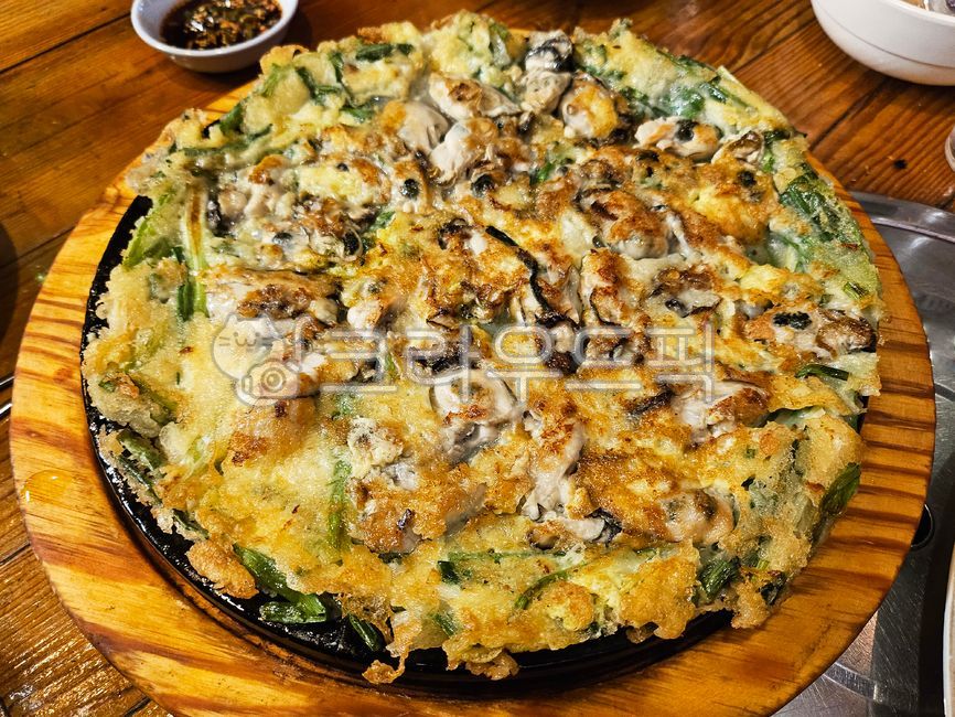 한국요리,요리,식사,식당,파전,굴파전