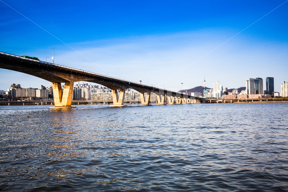 한강대교,갈매기,한강물,한강,서울한강대교,도시,풍경,city,landscape,한국도시풍경,한국도시경관,korea cityscape,building,건물,bridge,다리