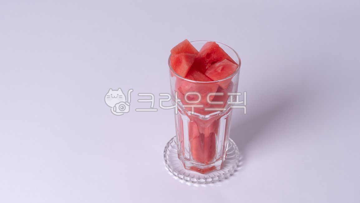 수박,달콤한,단물,싱싱한,여름과일,디저트,비타민,음식,유기농,건강,과일,자연,맛있는사물,채식주의자,달달한,배경,다이어트,농업,신선한,수박주스,주스,빨강