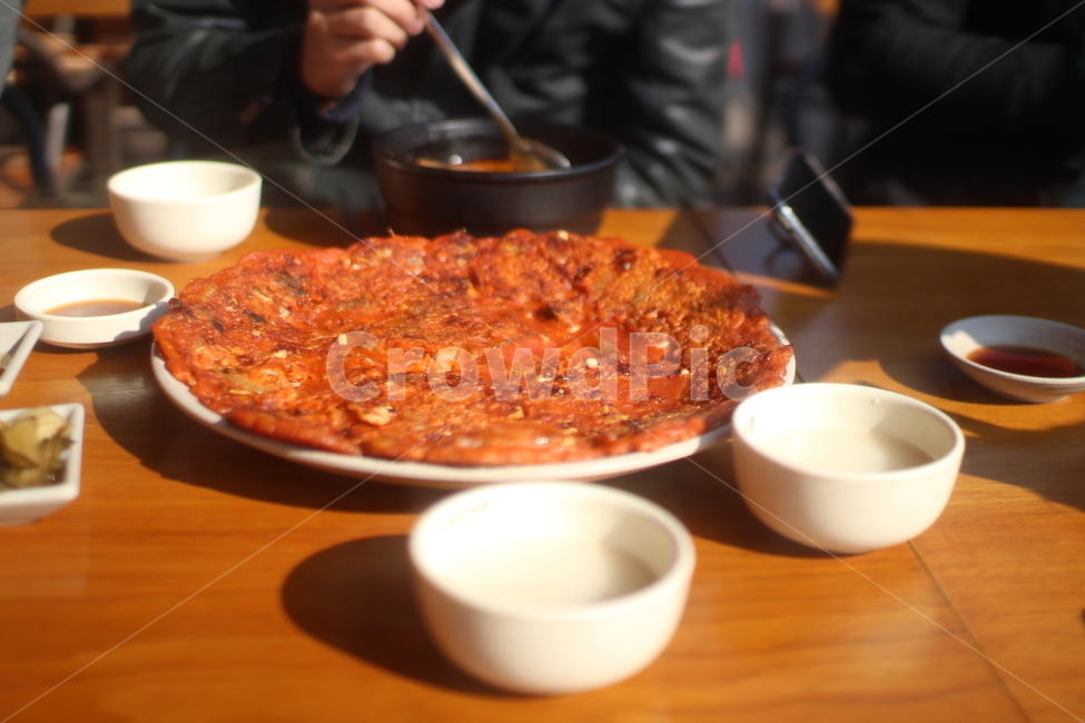 막걸리,김치전,한국민속촌,낮술,쌀막걸리,한식,한국음식,한국요리,korean food,korean dishes,korean meal,korean cook,술,주류,alcohol