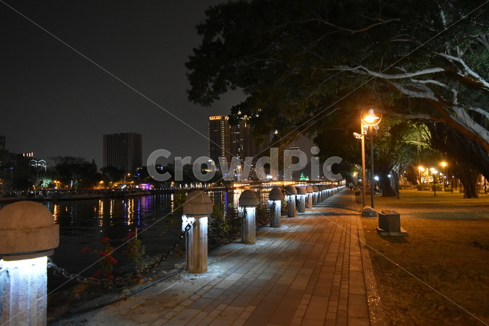 대만,가오슝,아이허강,야경,여행,해외여행,강,밤,taiwan,loveriver,travel,야경,밤,풍경,nightscape,night,landscape,도시,city,path,통로,sidewalk,보도,pavement,포장,walkway