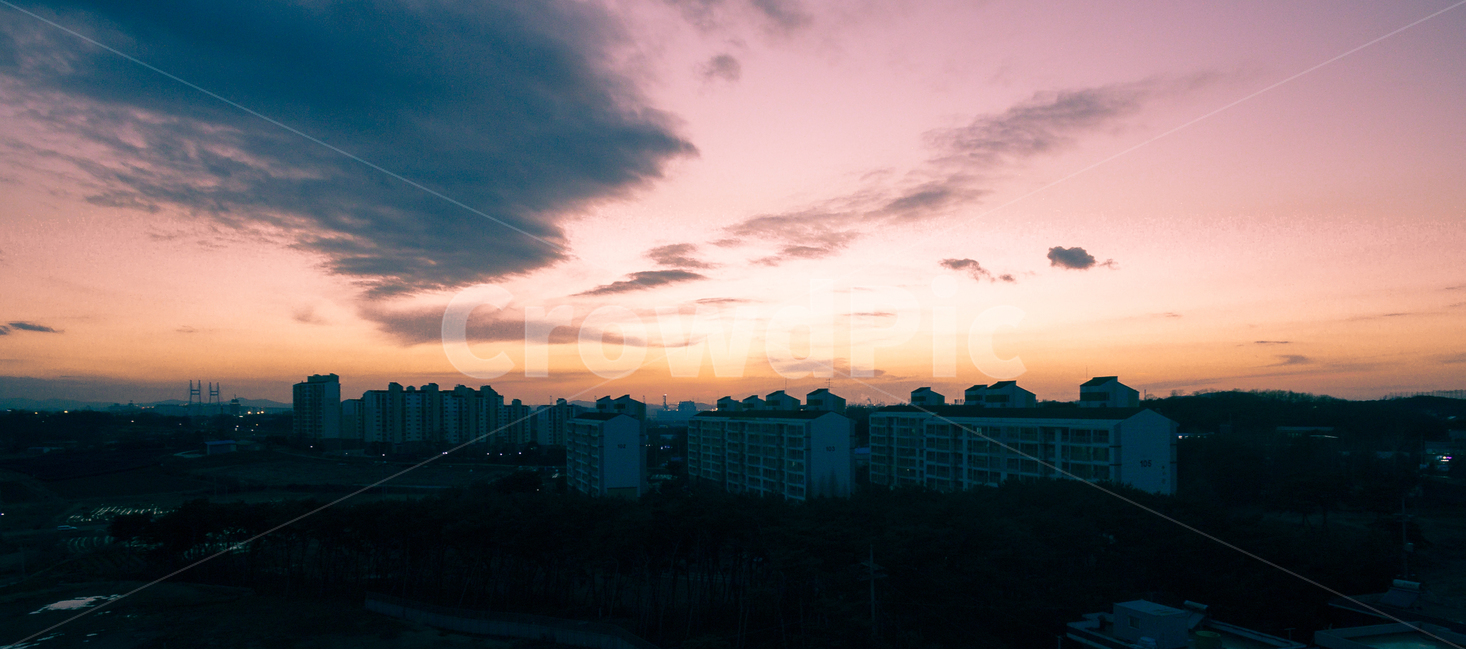 노을,하늘,핑크빛,아파트,구름,도시,풍경,city,landscape,한국도시풍경,한국도시경관,korea cityscape,nature,자연,outdoors,옥외,sky,red sky,붉은 하늘,sunset,일몰,dawn,새벽,dusk,황혼