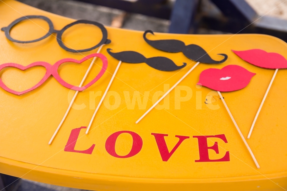 소품,스냅사진,콧수염,입술,안경,스냅,사랑,LOVE,노란색,촬영,사진,하트,귀여운,앙증맞은,커플,커플사진,커플스냅,데이트스냅,수염,예술,art,연인,커플,사랑,lover,couple,사물,물건,오브젝트,thing,object,matter,연출,컨셉,콘셉,direction,concept