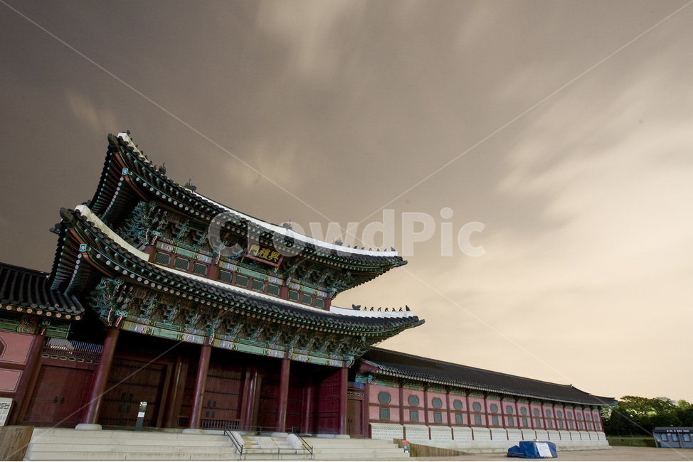 경복궁,야경,고궁,서울,관광,야경,밤,풍경,nightscape,night,landscape,한국전통,한국문화,korean traditional,korean culture,랜드마크,landmark,tourist attraction,한국랜드마크,한국관광지,한국명소,korea landmark,korea tourist attraction,건축물,건물외관,exterior,building,structure,architecture,construction,pagoda,탑,건물,shrine,신사,worship,예배