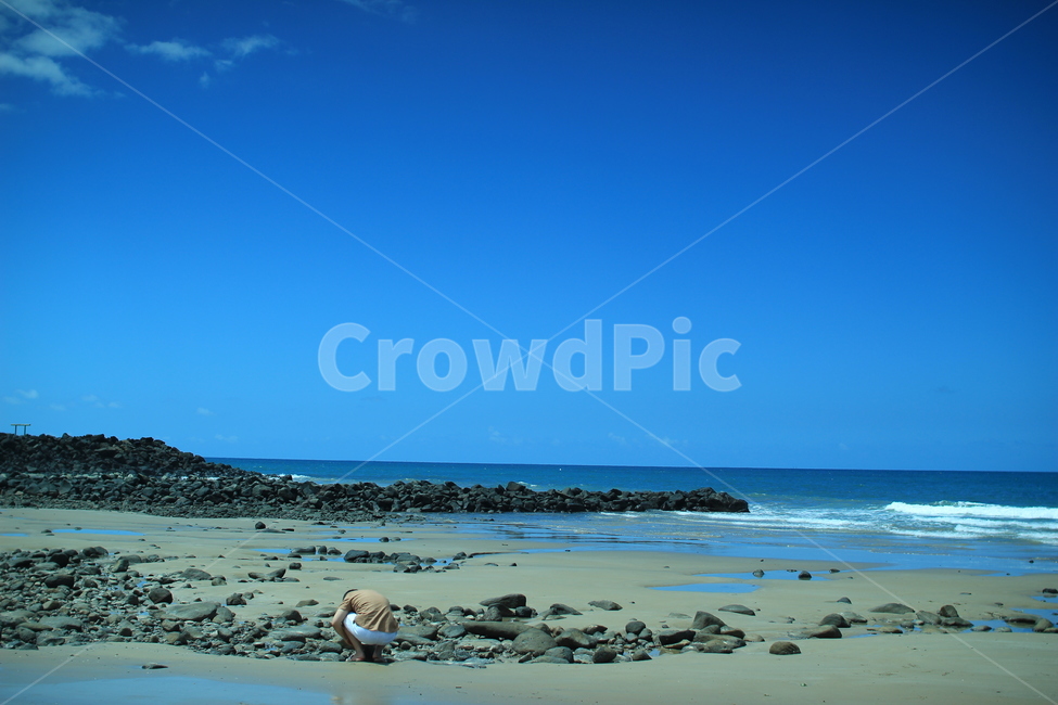 바다,여름,sea,summer,beach,바닷가,맑음,돌,하늘,푸른하늘,풀,기분좋음,기분,시원함,cool,소리,한적함,여행,travel,해변,바다,beach,sea