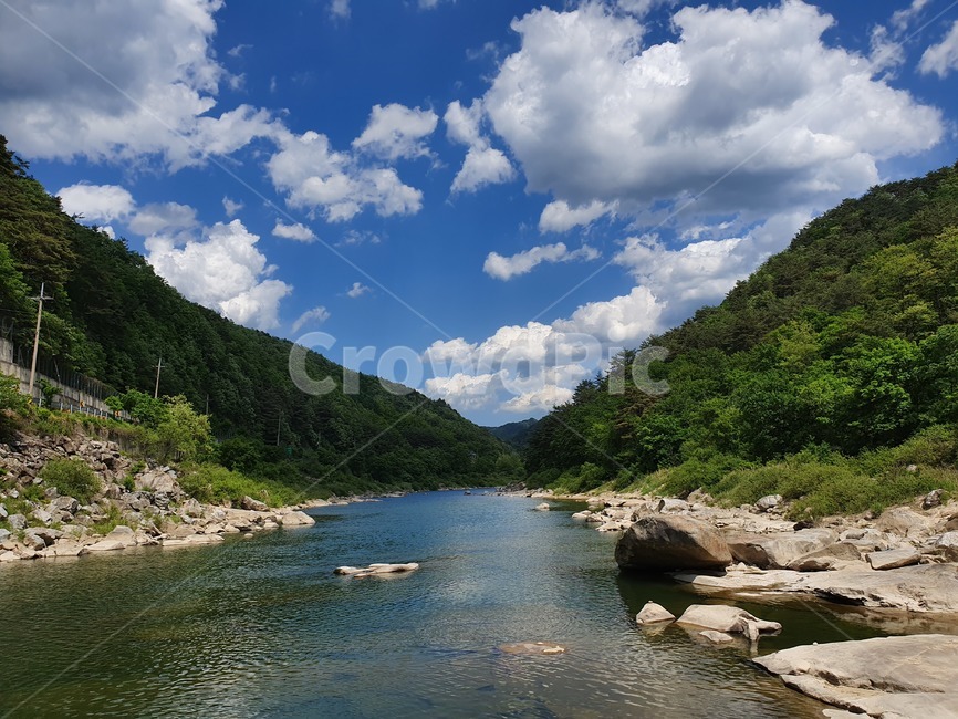 산,강,계곡,자연,하늘,푸른,멋진,탁트인,감성,구름,파란,일탈