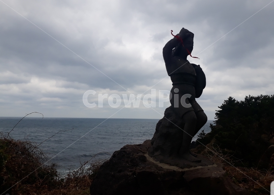 제주도,제주도해녀,해녀,해녀조각상,바다,제주도바다,제주도,jeju,jeju island,조각상,동상,석상,조형물,statue,bronze statue,stone statue,nature,자연