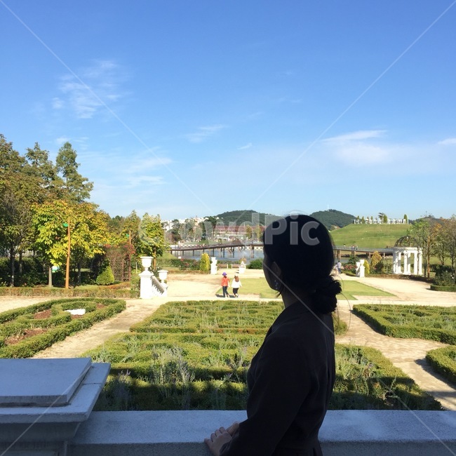 정원,나들이,옆모습,뒷모습,가을,사람,인물,인간,human,person,여성,여자,woman,female,lady