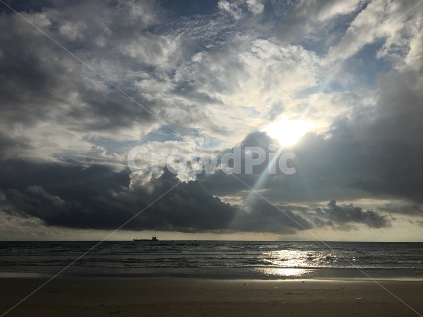beach,sky,햇빛,sunlight,자연,바다,해변,태양,어두운