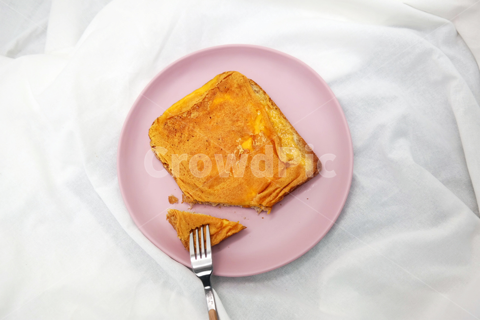 bread,빵,food,음식,toast,토스트,frenchtoast,프렌치토스트,fork,포크,cutlery,주방용칼,치즈,음식,식재료,요리,food,cook,meal,dishes,food reserves,아침식사,조식,브런치,breakfast,brunch