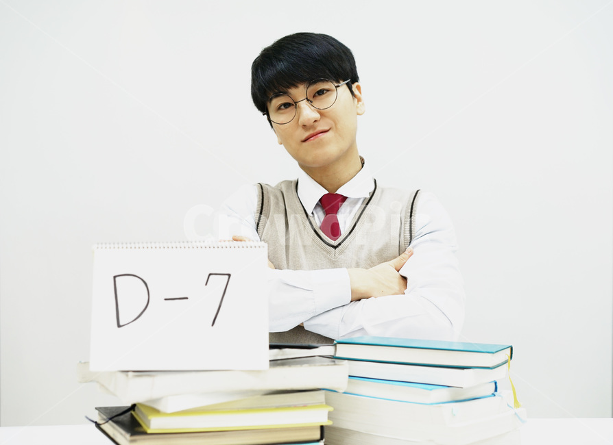 수능,교육,학생,교복,시험,강의,수업,고등학생,고3,남고생,남자고등학생,남고,수능시험,기말고사,중간고사,모의고사,exam,quiz,test,학업,공부,남자,남학생,사람,인물,인간,human,person,얼굴표정,facialexpression,face,남성,man,male,학교,education,learning,study,schoo,사람,인물,인간,human,person,얼굴표정,facial expression,face,남성,남자,man,male,감정표현,기분,feeling,emotion,교육,학교,공부,education,learning,study,school