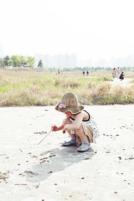 여자아이,아이,6세여아,사람,어린이,풍경,자연,배경