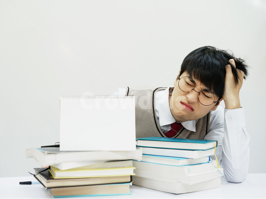 수능,교육,학생,교복,시험,강의,수업,고등학생,고3,남고생,남자고등학생,남고,수능시험,기말고사,중간고사,모의고사,exam,quiz,test,학업,공부,남자,남학생,사람,인물,인간,human,person,얼굴표정,facialexpression,face,남성,man,male,학교,education,learning,study,schoo,사람,인물,인간,human,person,얼굴표정,facial expression,face,남성,남자,man,male,감정표현,기분,feeling,emotion,교육,학교,공부,education,learning,study,school