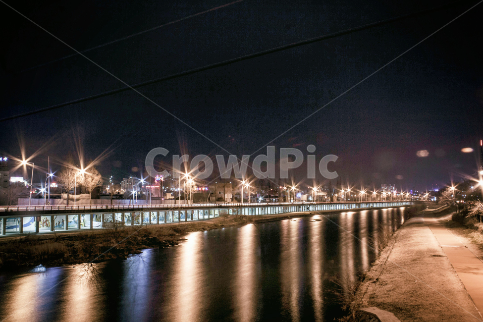 야경,밤,저녁,풍경,도시,빛,night,nightphotography,urban,city,도심,강,lake,강가,landscape,light,건물,건축물,building,structure,water,물,waterfront,워터 프론트