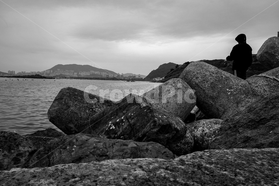 해안가,낚시,바다,흑백,fisherman,앞바다,감성사진,흑백,모노톤,monochrome,black and white