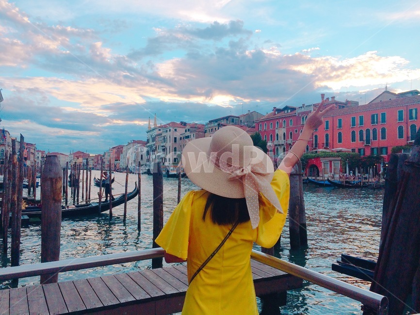 이탈리아,베니스,베네치아,곤돌라,venice,venezia,italy,gondola,수상도시,여성,여자,woman,female,lady,여행,휴가,traveling,vacation,trip