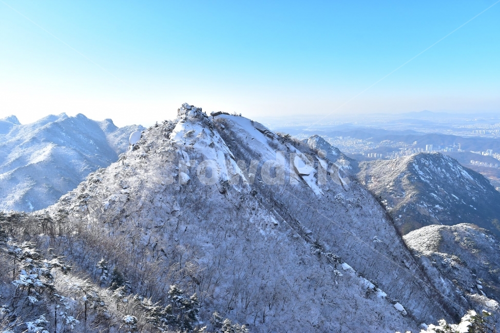 북한산,국립공원,설산,설경,눈,눈꽃,서울,도심지,명산,겨울,여행,국내여행,Seoul,Korea,National,Park,풍경,크리스마스,성탄절,화이트크리스마스,눈꽃풍경,비경,산행,등산,100대명산,기암,바위산,백운대,겨울,계절,winter,season,자연,풍경,nature,landscape,한국자연풍경,한국자연경관,korea nature landscape,outdoors,옥외,mountain,산,mountain range,산맥,slope,경사,peak,피크