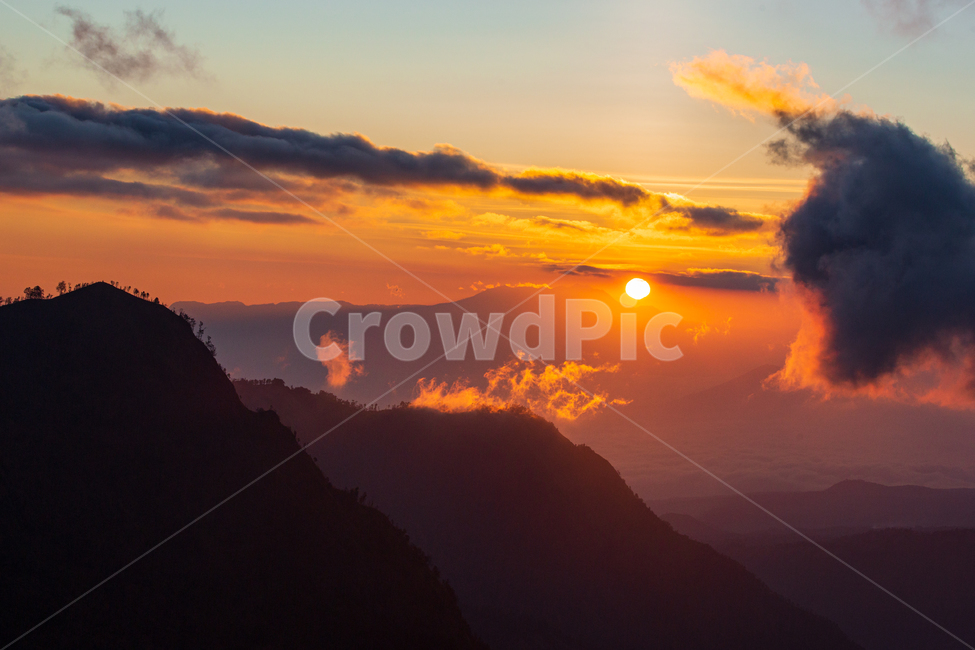 인도네시아,세계,bromo,volcano,브로모,풍경,자연,nature,노을,석양,일출,태양,해,구름,하늘,sky,산,산맥,빛,아침