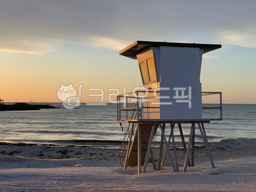 tide,shelter,nature,natural light,water,sea,Beach,sunlight,ocean,outdoors,naturallight,sunset,waterfront