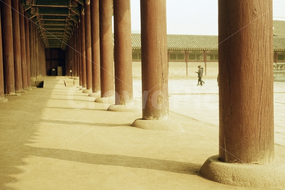 경복궁,회랑,전통,필름사진,복도,랜드마크,landmark,tourist attraction,한국전통,한국문화,korean traditional,korean culture,감성,sensible,feeling