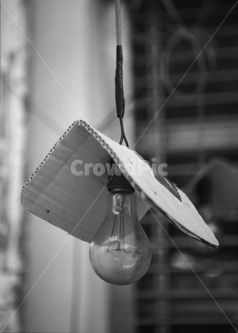 전구,흑백,시장,갓,골판지,흑백,모노톤,monochrome,black and white,사물,물건,오브젝트,thing,object,matter