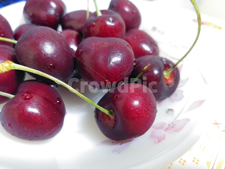 체리,붉은색,과일,cheery,cheeries,red,접시,그릇,fruit,빨강,음식,식재료,요리,food,dishes,열매,색깔,색상,색채,색감,colorsense,colorsensitivity,feelingofcolor