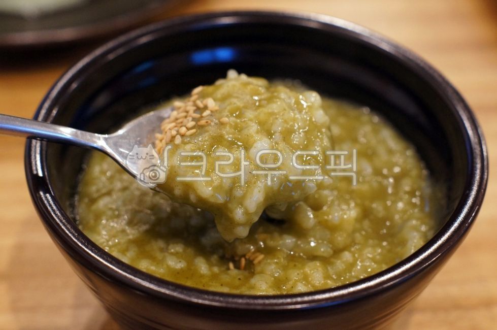 전복죽,죽,해물죽,전복내장죽,초록색죽,abalonericeporridge,greenfoods,jeonbogjug,kfood,foodpresentation,abaloneporridge,아침밥,음식,food,kfood,요리,플레이팅,foodpresentation,plating,음식,식재료,요리,food,cook,meal,dishes,food reserves