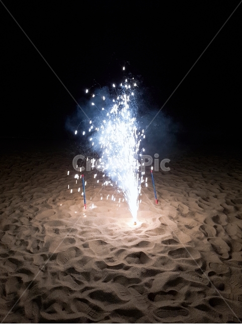 불꽃놀이,불꽃,폭죽,firework,night,밤,속초,landscape,바닷가,모래,빛,sensible,beach,sea,바닥,분수