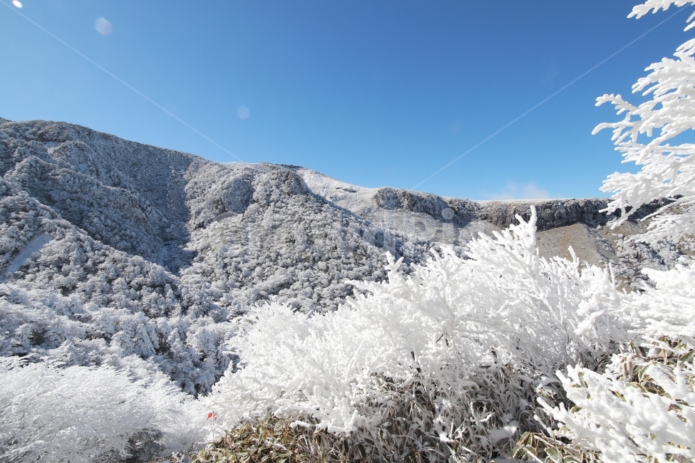 한라산,상고대,설산,겨울,겨울산행,눈꽃,진달래대피소,성판악,관음사,제주도,제주,백록담,겨울,계절,winter,season,자연,풍경,nature,landscape,한국자연풍경,한국자연경관,korea nature landscape,제주도,jeju,jeju island,outdoors,옥외,ice,얼음,mountain,산